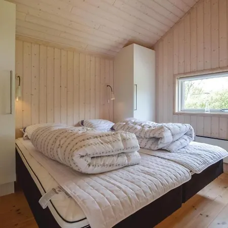 Holiday home Three-bedroom Holiday In